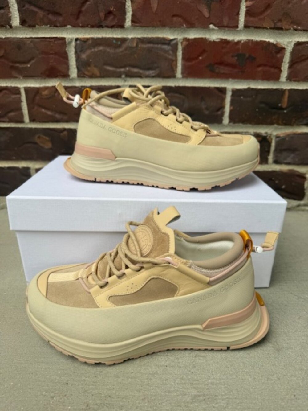 Canada Goose trail sneakers NIB 37/6